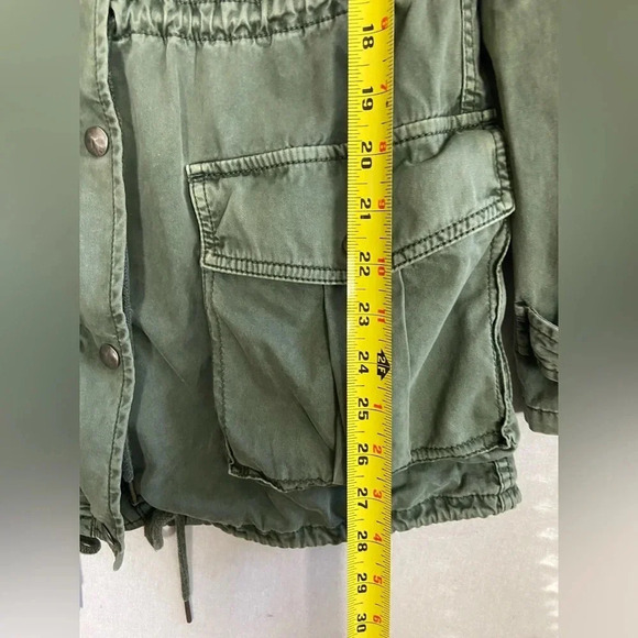 Talula  Aritzia Trooper Anorak Army Cargo lightweight hooded jacket Sz Xs - Picture 14 of 14